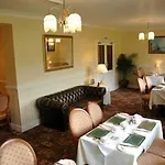 ゲストハウス Meadowcroft 4*