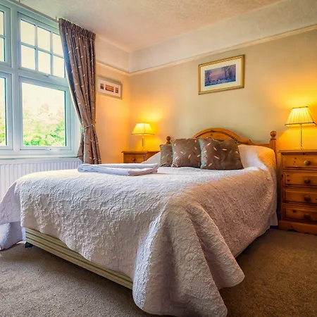Meadowcroft 4*