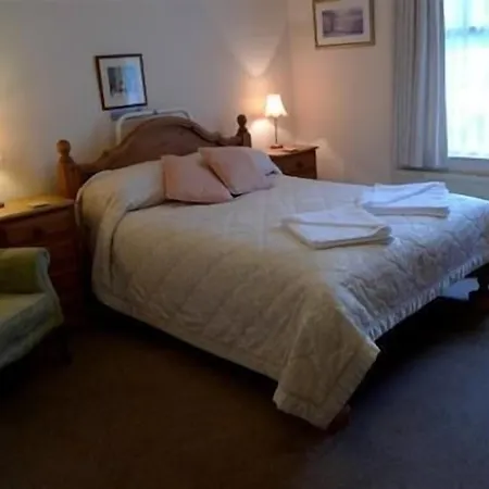 Meadowcroft Pensión 4*