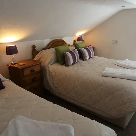 الشباب Meadowcroft 4*
